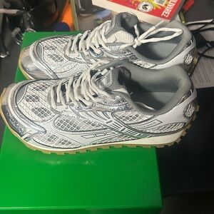 Bottegas Veneta sneakers